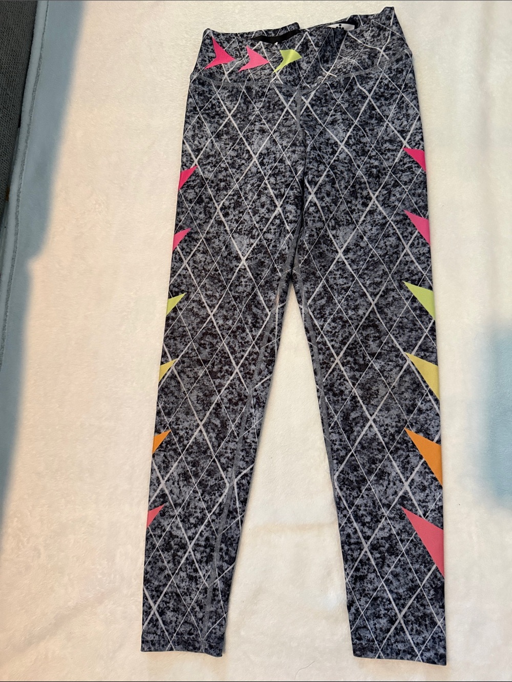 Girls' Gray Diamond-Print Active Leggings with Neon Accent. OS Cima activewear